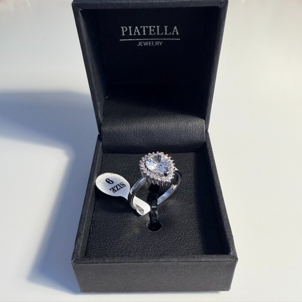 PIATELLA Silver-Toned Pear Teardrop CZ Ring Size 9
